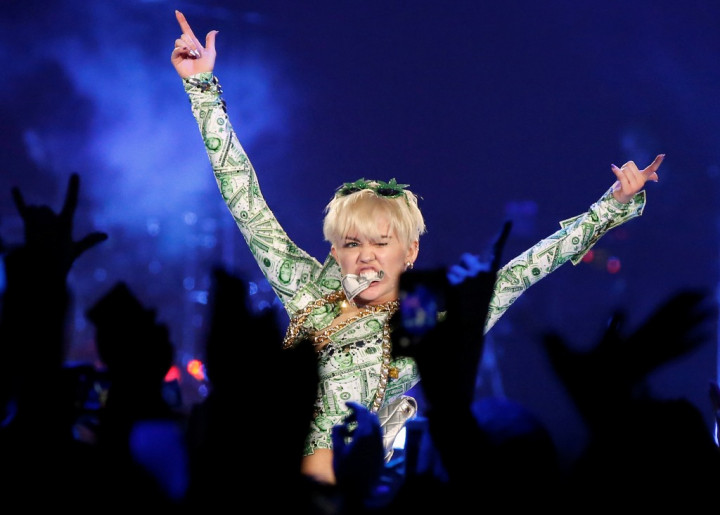 Miley Cyrus Dituduh Bikin Kacau Lobi Hotel 