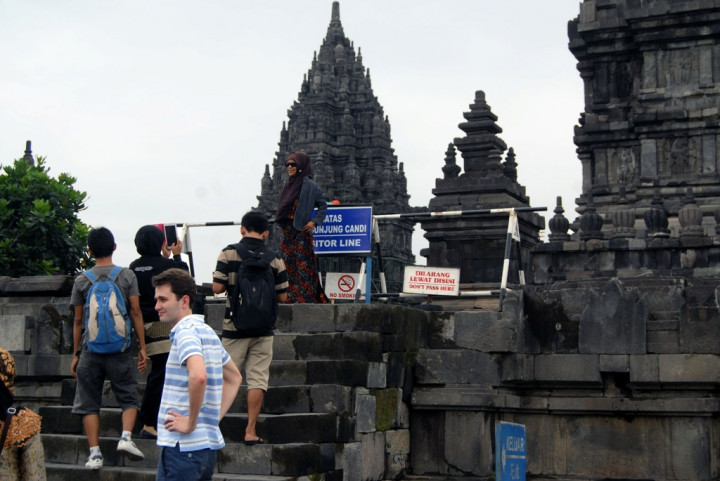 Prambanan dan 6 Situs Lain Akan Berbalut Sinar Pink