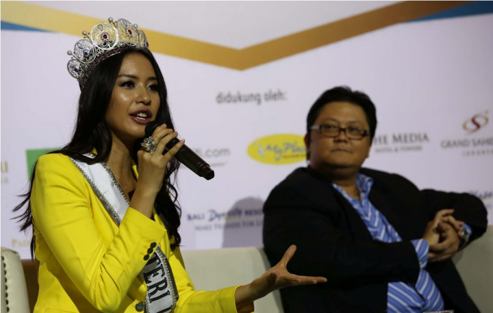 Elvira Devinamira, dari Soal Miss Universe hingga Geng Ceweknya