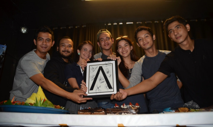 <i>Ciyeee...</i> Adipati Dolken Dapat Ucapan Ultah dari Eva Celia