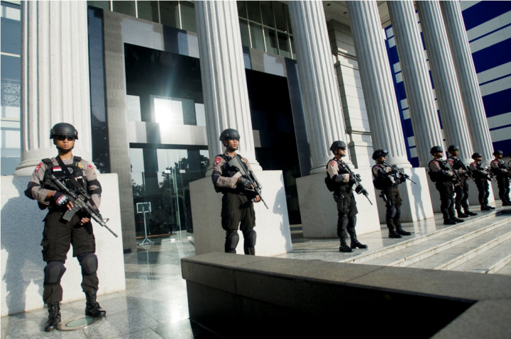 Status Siaga Satu, Polisi Dinilai Pamer Kekuatan