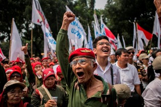 Warga: <i>Nyesel</i> Gua <i>Milih</i> Prabowo  