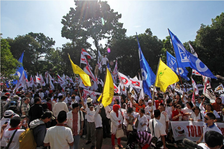 Pendukung Prabowo-Hatta Bersalawat di Jalan Medan Merdeka Barat 