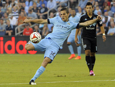 Valencia Pinjam Zuculini dari Manchester City