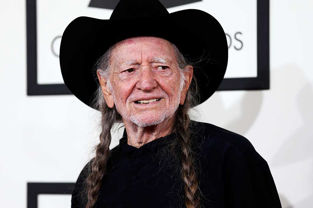 Potongan Rambut Kepang Willie Nelson akan Dilelang