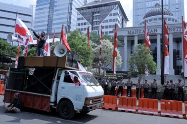 3 Mobil Milik Pendukung Prabowo-Hatta Gunakan Pelat Palsu