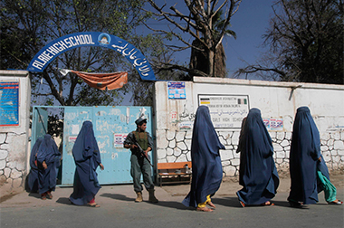 ​Perempuan Pengemudi di Afghanistan, Pemandangan Langka yang Menggelitik