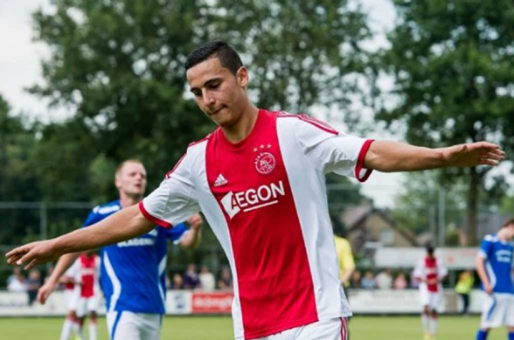 Ajax Amsterdam Dipermalukan PSV 1-3
