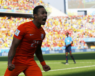 PSV Perpanjang Kontrak Depay