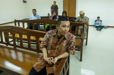 Jelang Putusan, Hendra si Office Boy Khawatir