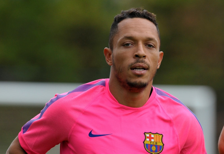 Adriano Siap Merumput Bersama Barcelona
