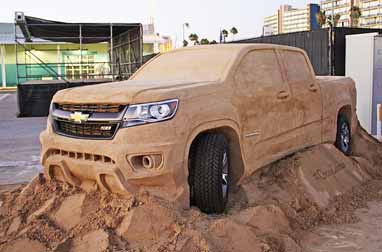 Luar Biasa! Chevrolet Colorado ini Terbuat Dari Pasir