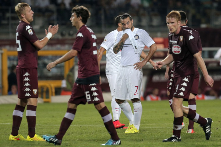 Vidic Dikartu Merah, Inter Buka Musim dengan Hasil Imbang