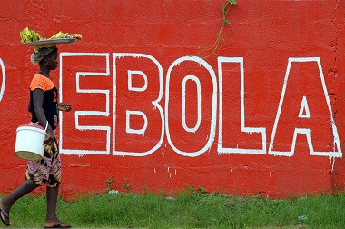Vaksin Baru Ebola Diuji Coba Awal 2015