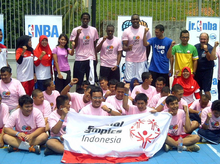 Legenda NBA Bagi-Bagi Ilmu Kepada Atlet Spesial Olympics Indonesia