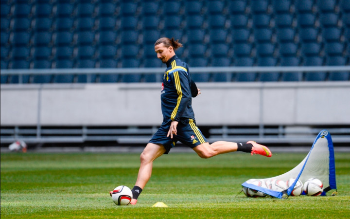  Ibrahimovic Diragukan Tampil Melawan Estonia