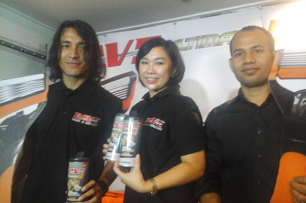 Ello (kiri), Yuna (tengah), dan Leo (kanan) saat peluncuran Rave Ultimate 5/Metrotvnews.com/Andrie Yudhsitira