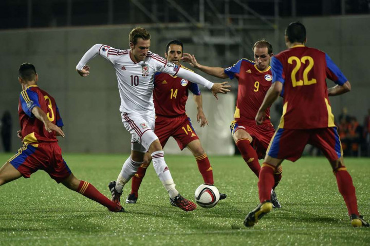 Dibekap Cedera, Ramsey Ngotot Tampil Lawan City