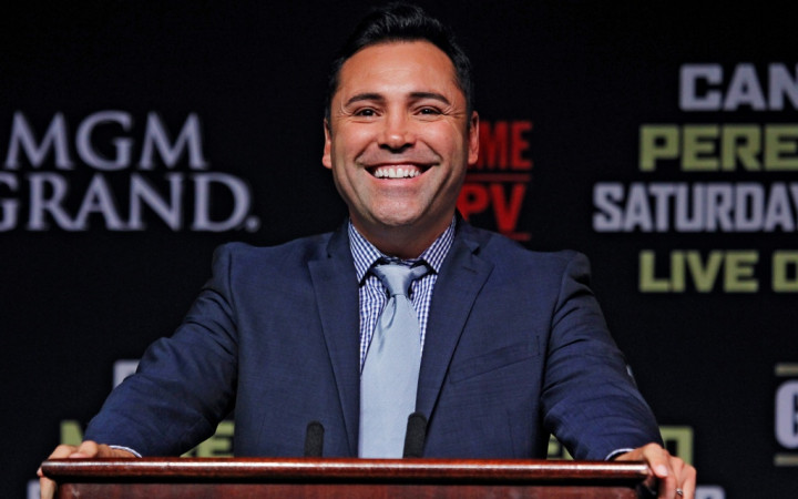 De La Hoya Bisiki Maidana Cara Hancurkan Mayweather