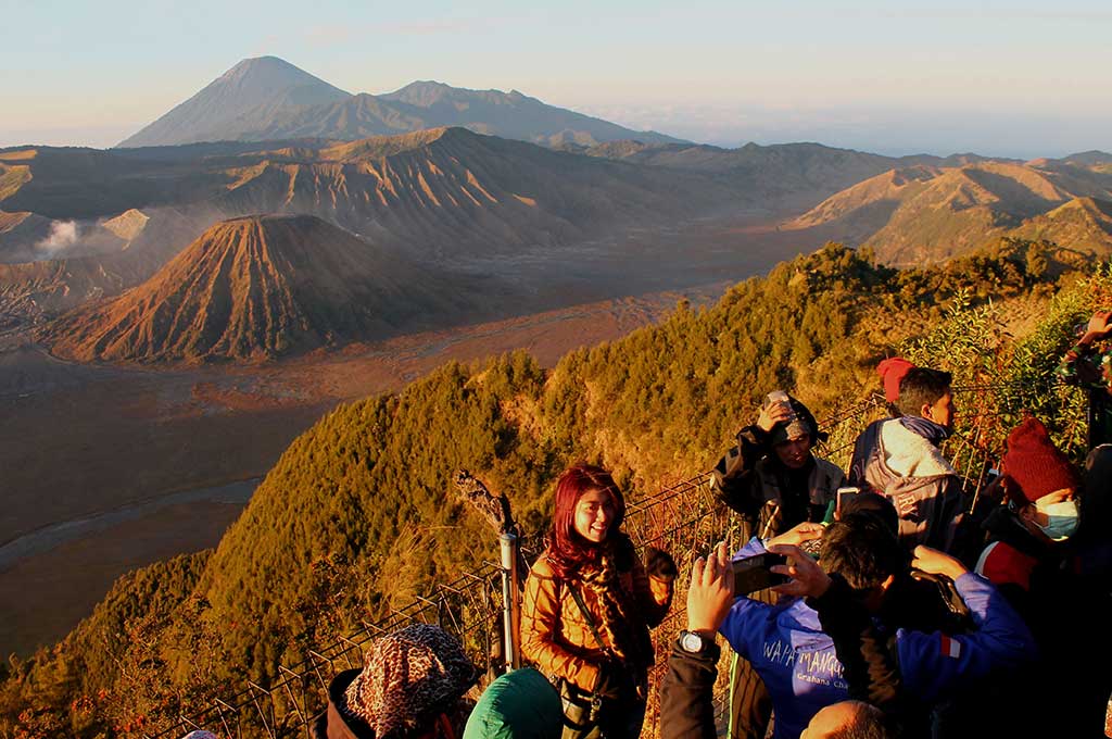 Pesona Taman Nasional Bromo Tengger Semeru