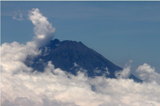 Gunung Slamet Tenang, Warga Berladang