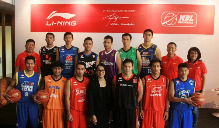 Sentuhan Oscar Lawalata Hiasi Jersey NBL