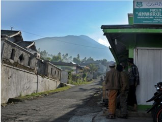 Angin Kencang, Lereng Slamet Hujan Abu Tipis