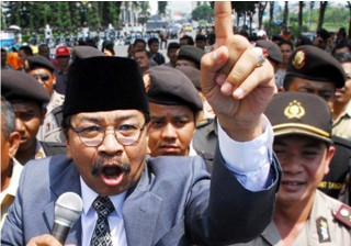 Soekarwo Janji Selesaikan Ganti Rugi Lumpur Lapindo