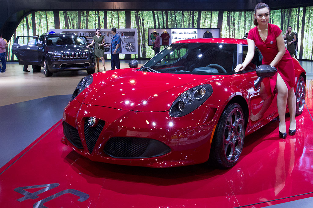Alfa Romeo 4C Unjuk Gigi di IIMS 2014