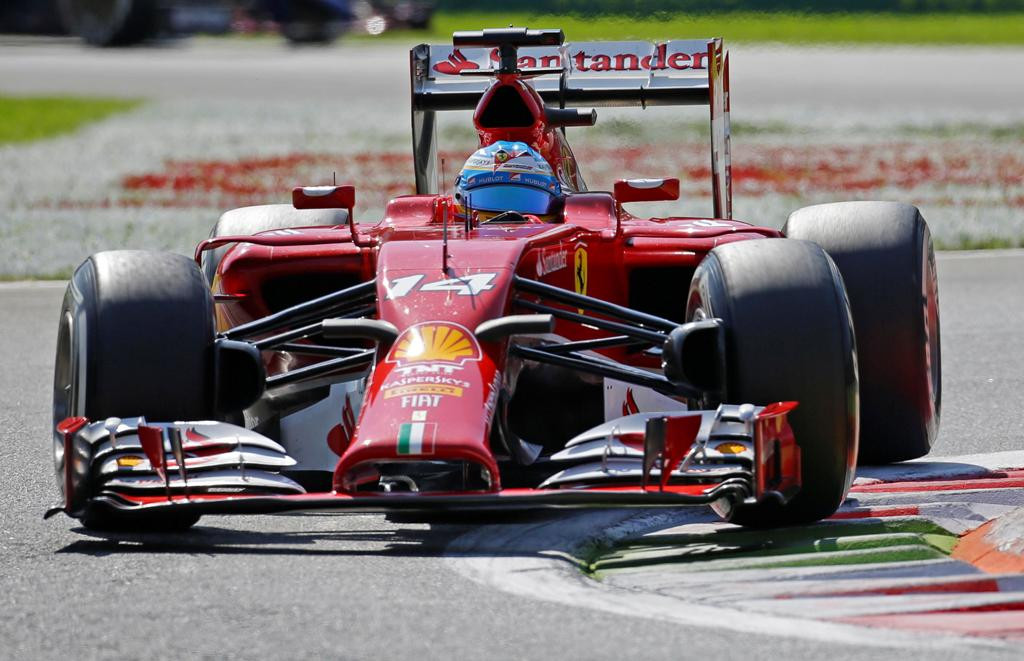 Fernando Alonso -- (FOTO: REUTERS/Max Rossi)