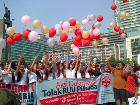 Ratusan Mahasiswa Aksi di Bundaran HI, Tolak RUU Pilkada