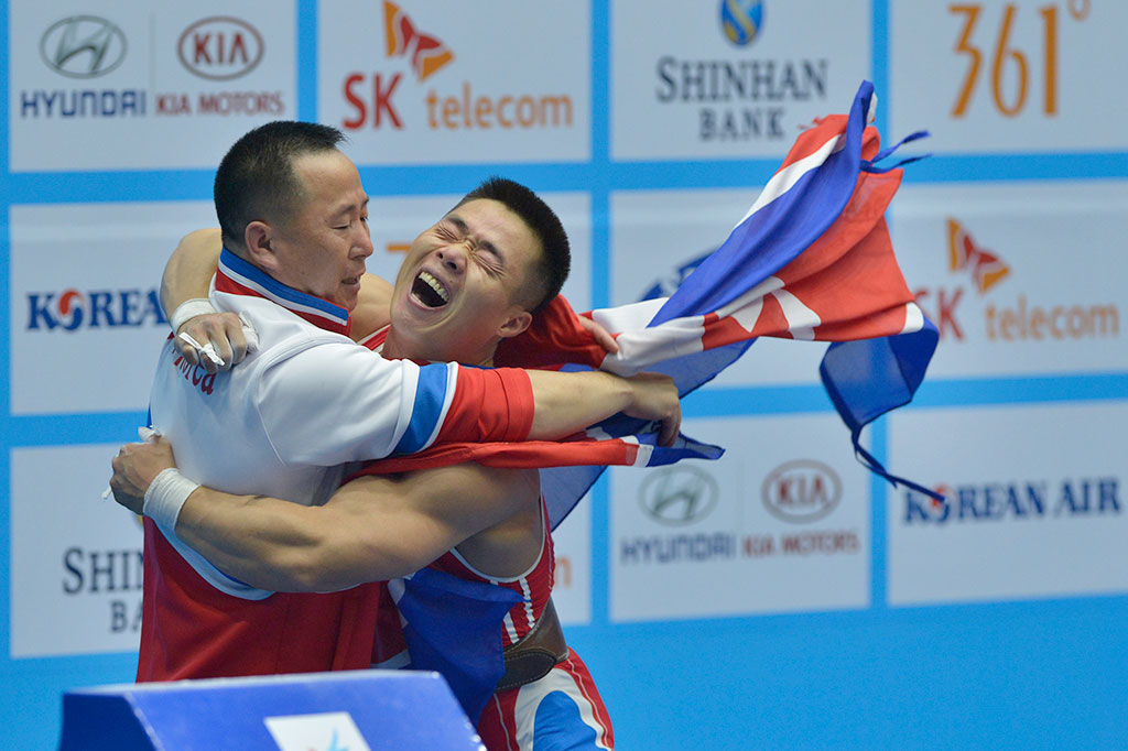 Atlet Angkat Besi Korea Utara Pecahkan Rekor Dunia