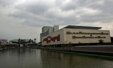 Dukung RUU Pilkada, 5 Mahasiswa Nekat Terobos Gedung DPR