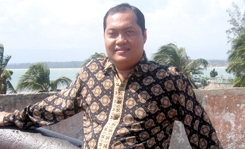 Kemunafikan Berbalut Kesalehan 