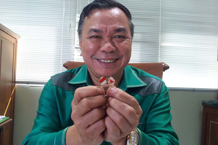 Jaga Kekompakan, Anggota Koalisi Merah Putih Pakai Pin Khusus