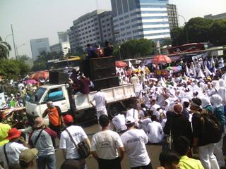 Belum Ada Pengalihan Arus Kendaraan di Depan DPR