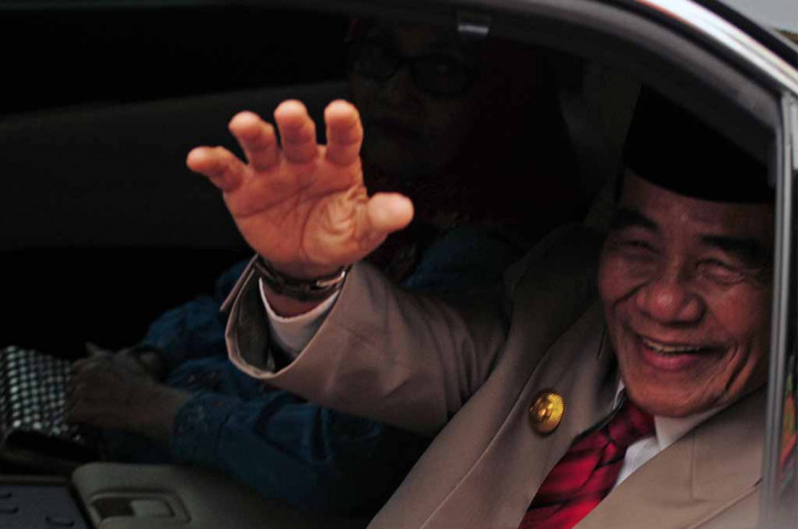 Ditangkap KPK, Kasus Asusila Gubernur Riau Tetap Diproses