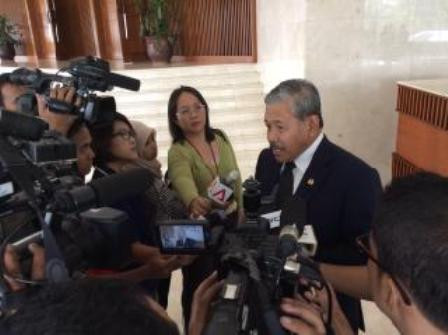 <i>Pilkada Tak Langsung Duka Partai Demokrat</i>