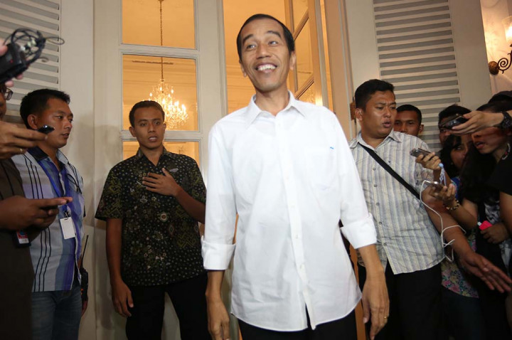 Jokowi Pertimbangkan Revisi UU Pilkada Setelah Dilantik