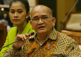 Ruhut Desak Nurhayati dan Max Mengundurkan Diri