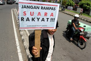 Jokowi-JK Diminta Siapkan Langkah <i>Political Review</i> dengan Perppu