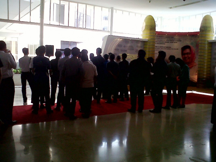 Karyawan Pertamina <i>Nobar Talk Show</i> Karen Agustiawan