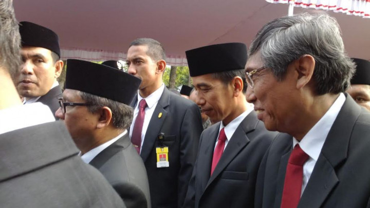 Gunakan Jas dan Peci, Jokowi Hadiri Peringatan Hari Kesaktian Pancasila