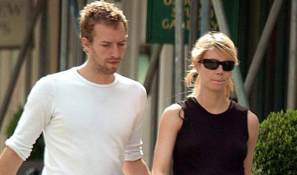 Chris Martin Rayakan Ultah Eks Istri, Jennifer Menyingkir