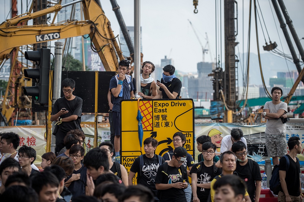 Pendemo pro demokrasi memadati Hong Kong di Hari National Tiongkok, Rabu (1/10/2014) - AFP/PHILIPPE LOPEZ