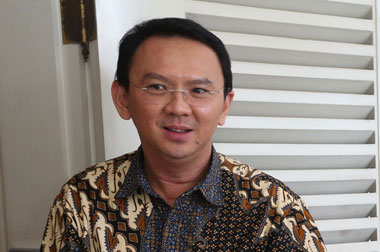 Ahok Berbatik Ria di Hari Batik Nasional