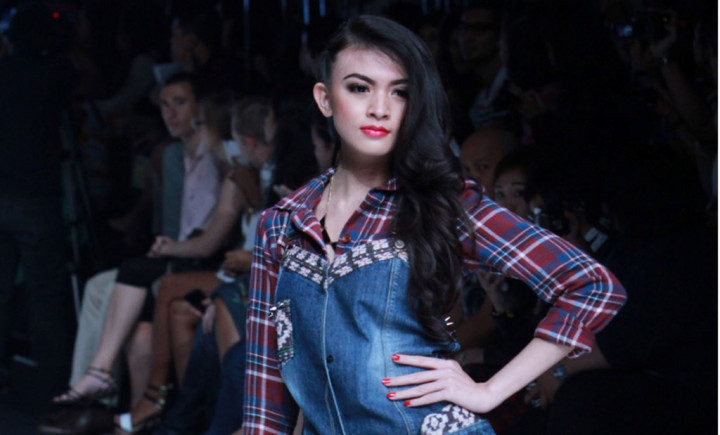 Donita Simpan Baju Batik Peninggalan Buyut