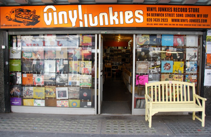 Penjualan Piringan Hitam di Inggris Capai Rekor Baru 