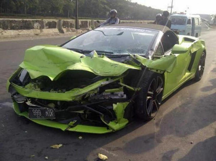 Tabrakan Truk vs Lamborghini di Tol Ancol, Satu Orang Tewas 