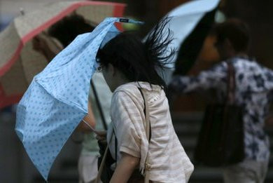 Lumpuhkan Kyushu, Topan Phanfone Bergerak ke Tokyo